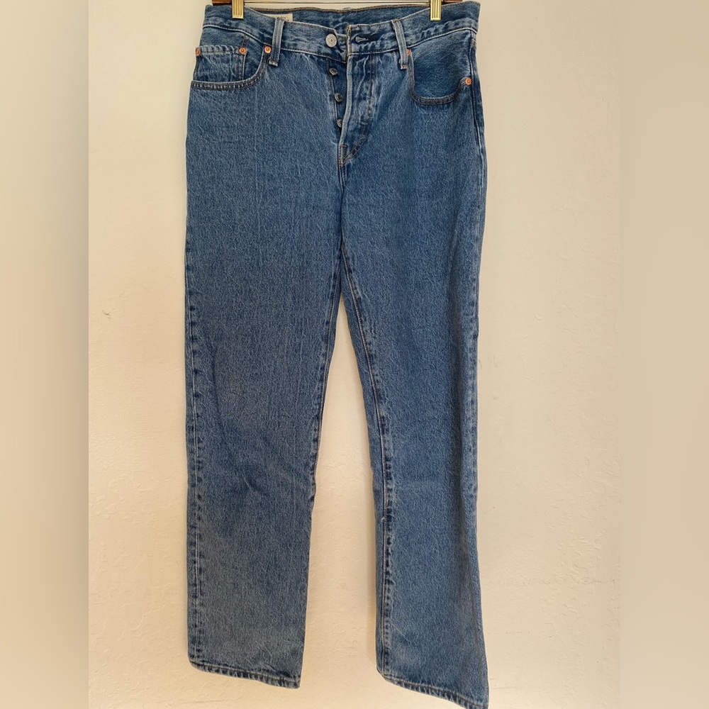 Levi’s 501s 90s fit, wide leg, relaxed, mid-rise waist, medium wash